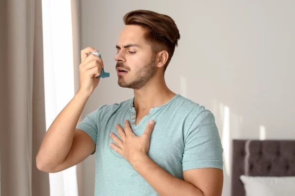 se puede utilizar un inhalador de rescate con advair
