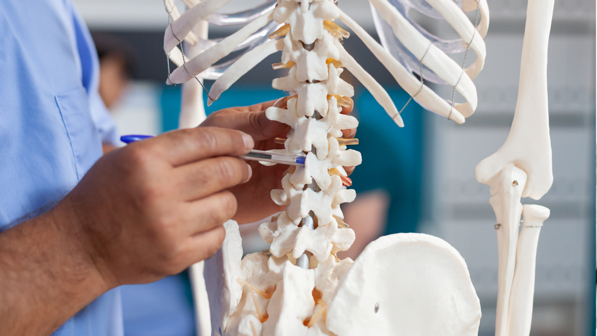 what are the warning signs of osteoporosis