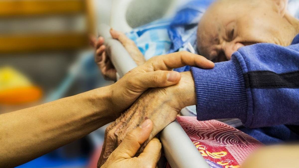 side effects of Xarelto in the elderly